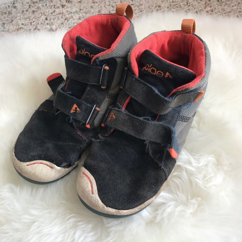 Plae Boys Velcro suede sneakers